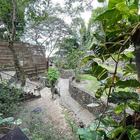 Casita Ysabel Bed & Breakfast Batangas Dış mekan fotoğraf