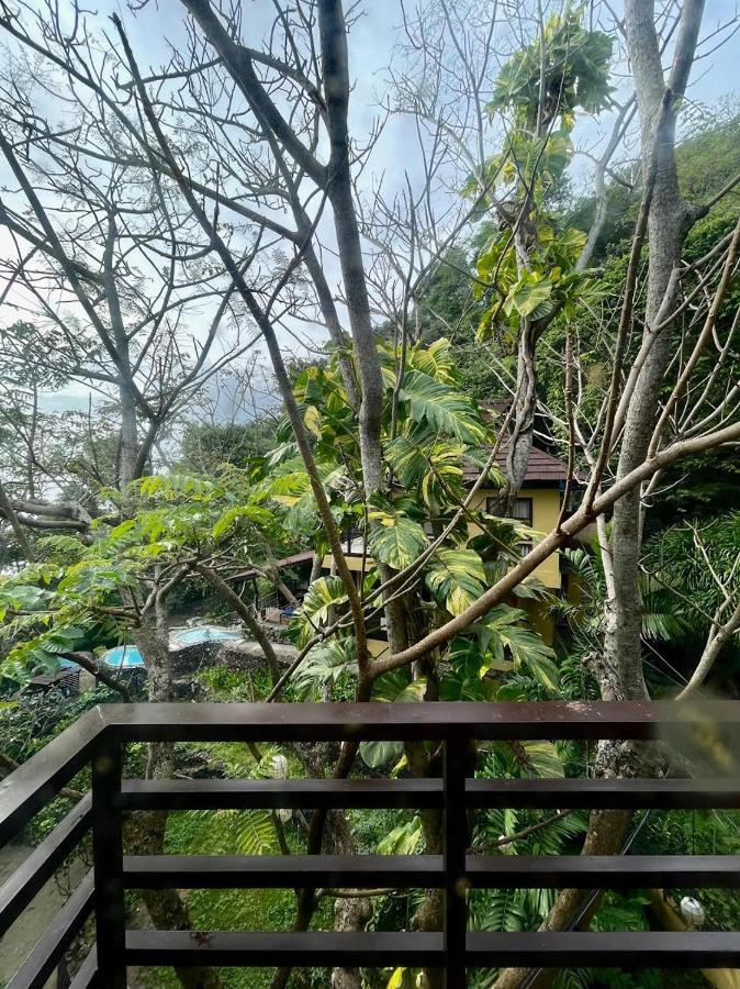 Casita Ysabel Bed & Breakfast Batangas Dış mekan fotoğraf
