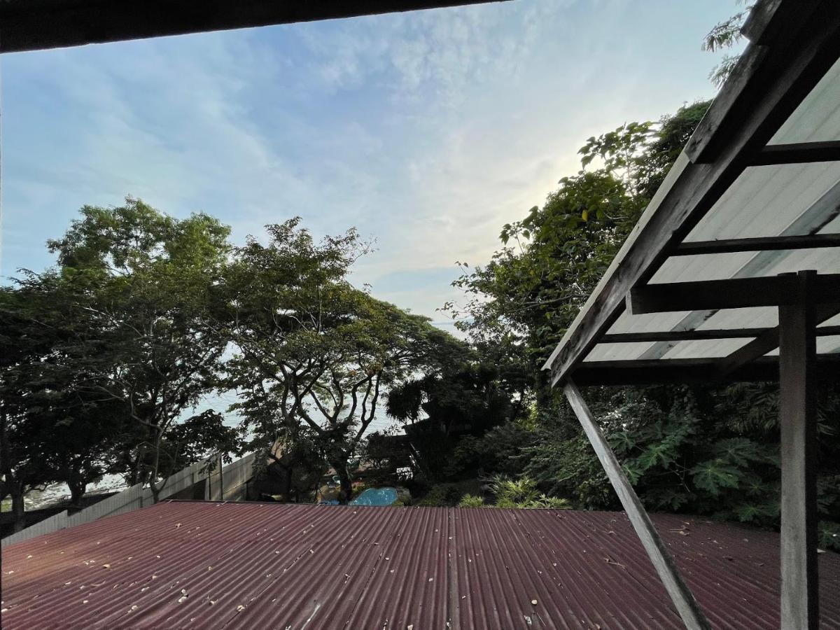 Casita Ysabel Bed & Breakfast Batangas Dış mekan fotoğraf